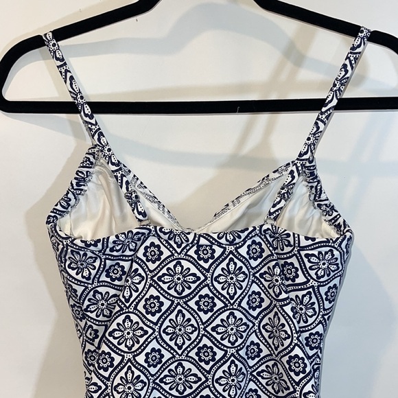 Lands End One Piece Bathing Suit Fully Lined Underwire Size 8 Tummy Control NEW - Picture 5 of 9